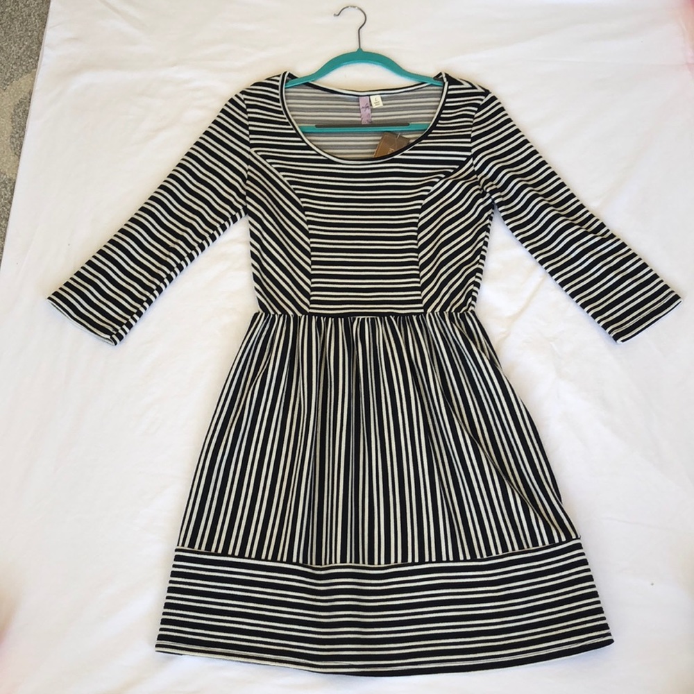 Navy and white 3/4 sleeve dress